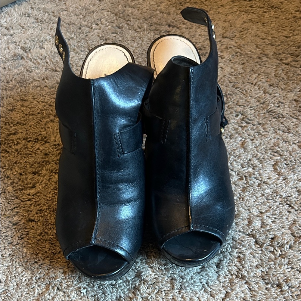 Stylish Black Women's Shoes
